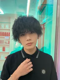 【定番のパーマ】メンズカット+ツイストスパイラル(浦和/メンズパーマ/センターパート/メンズカット/スパイキーショート)