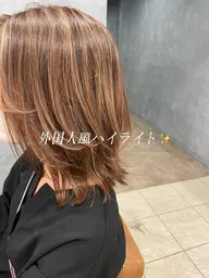 【最先端】白髪ぼかしハイライト✨➕脱白髪染めカラーor白髪染めカラー➕選べる質感ワンステップトリートメント‼️