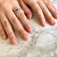 うるつやの手元に!ネイルケア