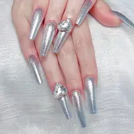 チップ長さだし十ワンカラ-/ラメグラ+10個スト-ンor2個大きいパ-ツ