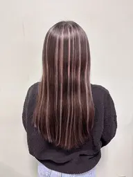 自然なハイライト！極細ナチュラルハイライト。初めての方等や30代以降でもオシャレなハイライト入れてみませんか？🫶🏻