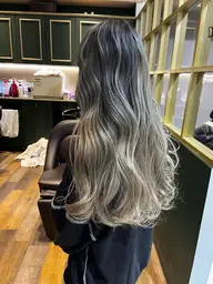 【大得意‼️】カット💇🏼♀️+バレイヤージュカラー🌈✨