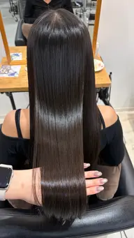 🚨【1名様限定クーポン】縮毛矯正で乾かすだけでサラサラな髪の毛に🫧🎀梅雨前にぜひ☔️🌧️