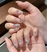 夏キラキラ人気なカラフルストーン