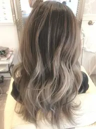 ブリーチバレイヤージュロング料金別+オンカラーロング料金別+カット🌼海外風ヘアに✨