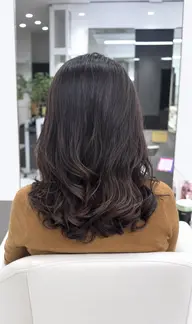 ⭐️パーマ(コテ巻き風、波巻き風など)⭐️補修トリートメント付き🌸
