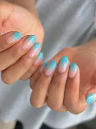 シンプル上品💎グラデーションネイル(オフ無し)