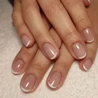 爪を健康に保ち、美しい指先へ。