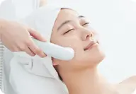【美白エステ】美白専用ジェルを使用し超音波エステ💆♀️リフトアップ&美白パックで徹底美白ケア💙