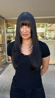 お顔周りの段で大人可愛くレイヤーカット✂️✨️