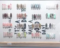 【オフなし】ハンド　限定アート　10種より選べて色変え可能　♡マグネットネイルもmは＋500円