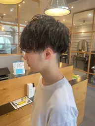 《ミニモ学割》中高生カット➕ツイストパーマ、ツイストスパイラルパーマ、スパイラルパーマ、波巻きパーマ