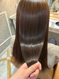 ⭐️ボリューム抑えたい方!!縮毛矯正かけるのがオススメです!!メンズも大歓迎🎶縮毛矯正➕1step treatment