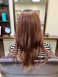 ハイブリーチを使ったデザインカラーコース（フルブリーチ、ウィービング・イヤリングカラ―・ポイントブリーチ）15500円～