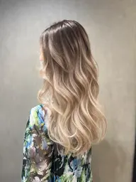 カット+グラデーションカラー🩷毛先まで可愛い✨グラデーションカラーで自然な色味変化と透明感を演出💎
