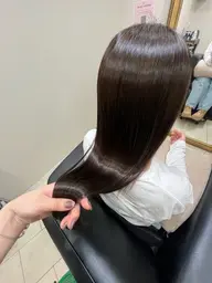 【👧顔出し限定👧】レイヤーカット+質感再生カラー+トリートメント U30