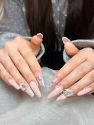 ［オフ無料🆓］✨🎀10本チップ長さ出し+持ち込みデザイン+パーツ💎つけ放題120分¥12980