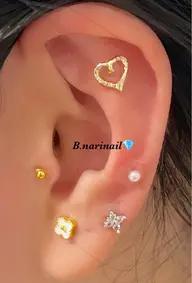 耳つぼジュエリー👂💎6粒コース💖ネイルと同時予約のお客様は200円オフ💖