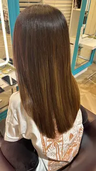 湿気てわうねる毛を対策縮毛矯正+似合わせカット!