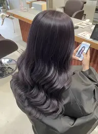 【透明感ラベンダーアッシュカラー💜】赤み・黄みを抑え、色落ちまできれいに楽しめる人気カラーです🍀🫧