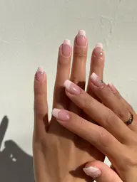 ・10本同色フレンチorグラデーション(ケア込み、当店オフ¥50/本、他店オフ¥110/本)