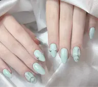 ワンカラー／ラメグラ＆パーツ２個付け［10本チップ長さ出し］
