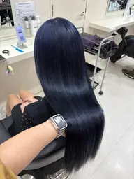 🐈‍⬛得意メニュー💙青くしたい方💙ケアブリーチ込みダブルカラー🐾+外部補修トリートメント+コテ巻き仕上げ🖤