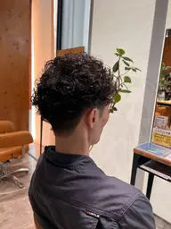 𖤐 ̖́-‬メンズメニュー‎𖤐 ̖́-‬カット＋ツイストスパイラルパーマ🧑🏻‍🦱🌀