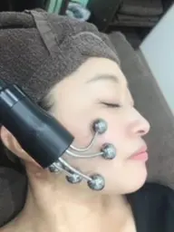 マスクを外しても綺麗✨EMS小顔ケア+リンパ流し🌼即効！小顔美白二重あご改善＆目元パッチリ！通常4950円→3900円