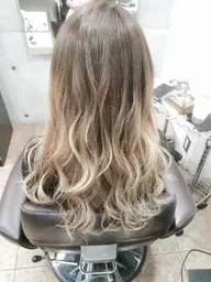 『海外セレブ大流行』透明感バレイヤージュカラー➕時短修復トリートメント