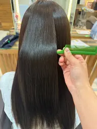 【これからの季節に向けて☔️】✨️縮毛矯正＋2STEPトリートメント✨️
