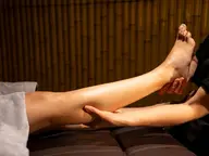 足裏マッサージ (足裏+太もも+ふくらはぎ) 60分コース★