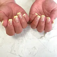 🦋フレンチネイル(オフあり⭕️)