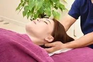 【巻肩＆姿勢改善に抜群】ほぐしマッサージ（オールハンド）