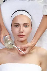 【美白・シミケア】クリスティーナ・イラストリアス×毛穴洗浄