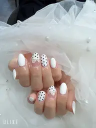 持ち込みデザイン当日予約不可✕1日前までやりたいデザイン写真送ってください🎀（アート最大4本）現金のみオフ+500円