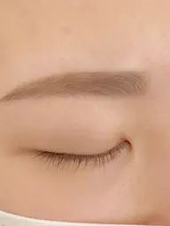 アイブロウカラー