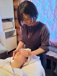 フェイシャルオイルマッサージ➕️マリンコラーゲンとビタミンをお肌の内部へ。欲張りコース。リフトアップと透明感を。