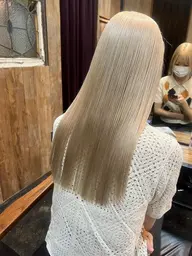 1リタッチブリーチ➕ベースカラー➕トリートメント☁️