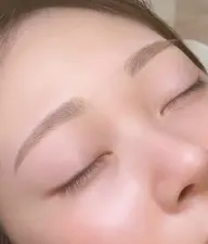 アイブロウスタイリング