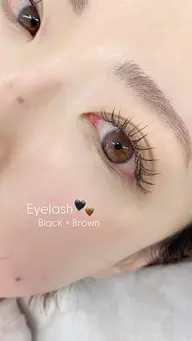 【 マツエク/フラットラッシュ100本 】ナチュラルに目元を華やかに🩵ケア付き🎁