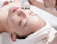 【速攻小顔リフトUP]」小顔リンパ x9D超音波EMS輪郭造形(パック付き) 60分