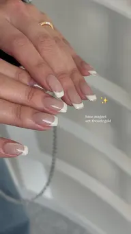 大人可愛い！ちゅるんグラデorフレンチ（オフ・ケア込み）