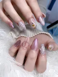 オフのみ★甘皮ケア パーツいっぱい(大きいパーツ4個以上)の場合は1000プラスになります。