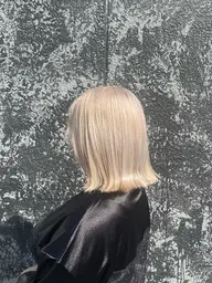 《新規限定✨️》2ブリーチオンカラー + カット + トリートメント