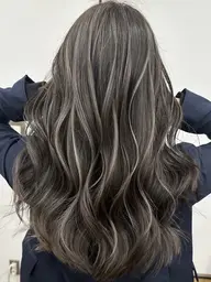 《期間限定割》カット➕ハイライト(ケアブリーチ🌈)➕PREMIUMカラー👑➕オラプレックス➕TOKIOトリートメント