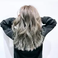 一日お2人さま限定デザインカラー🌈🌈グラデーション、インナーカラーハイライト。