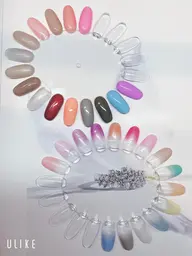 予約リクエスト受付。4/16、17、19、20 11時〜18時の施術限定。オフ無ハンドモデル。ラメ、カラグラ、ワンカラー