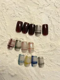 チェックネイル2本