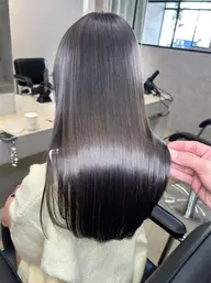 【髪質改善☆海外セレブ愛用】最新の癖も伸びるケラチントリートメント￥14000